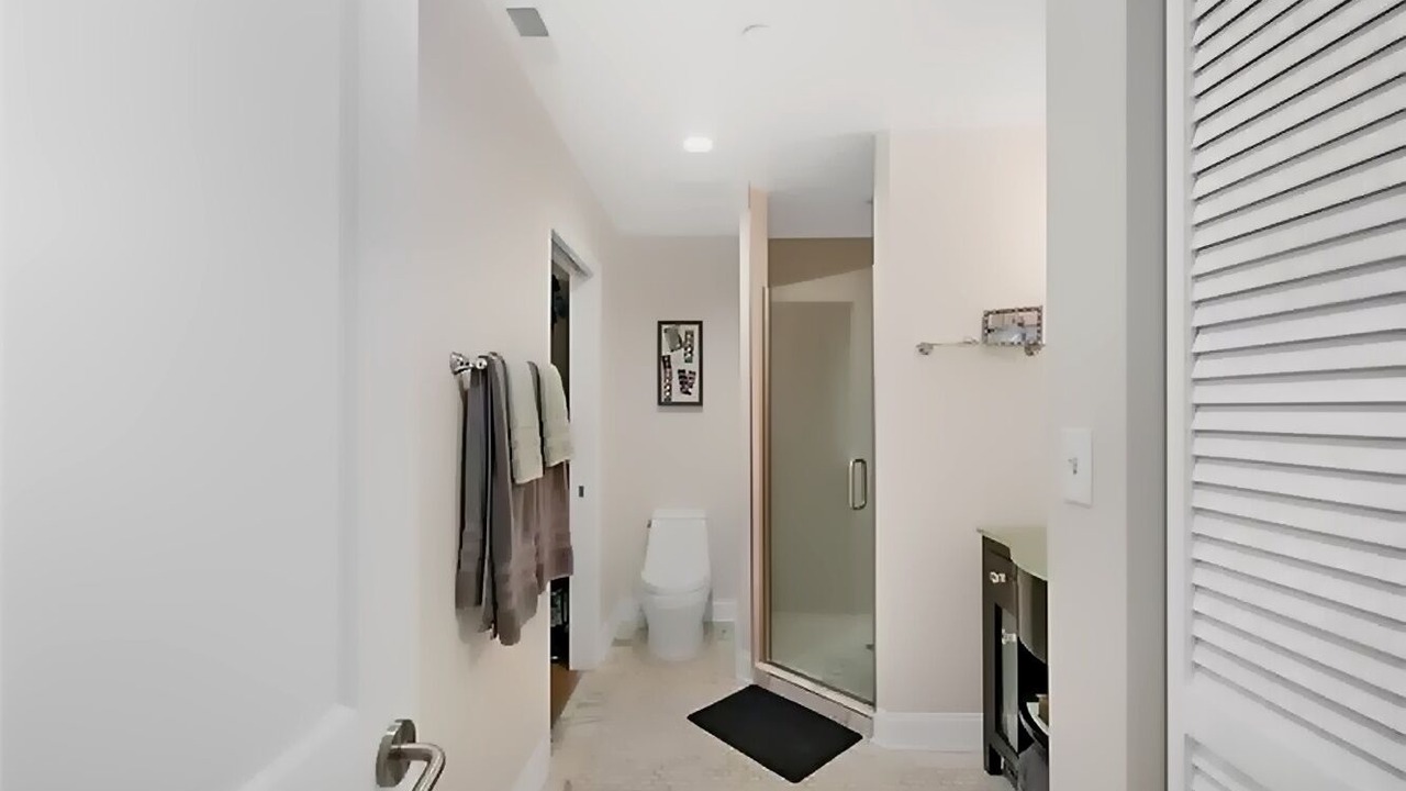 Photo of Bathroom in Downtown Pittsburgh