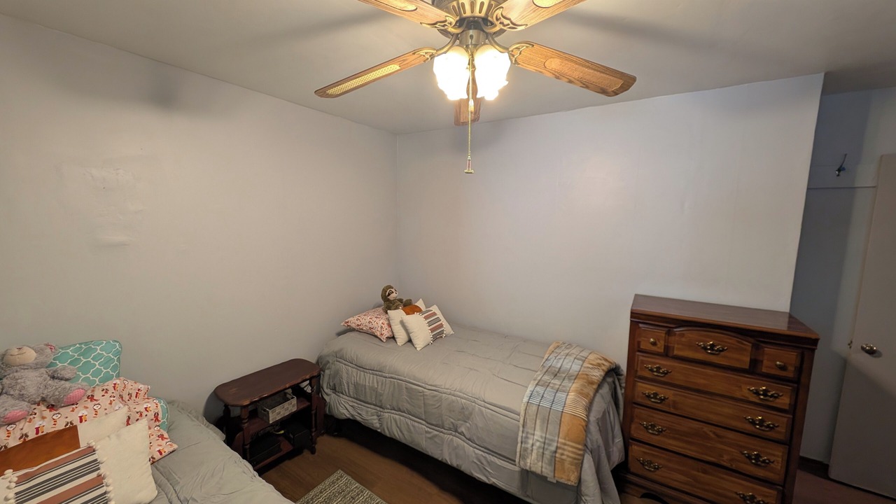 Photo of Bedroom in Hubbard
