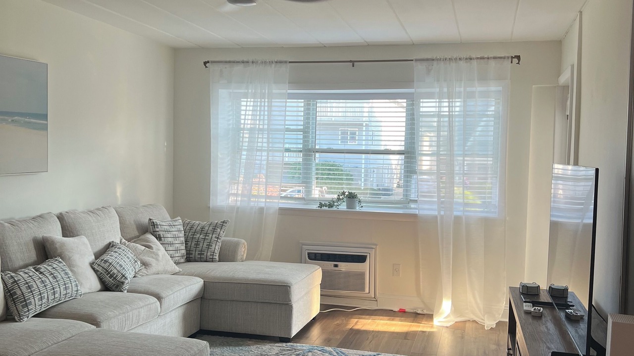 Photo of Livingroom in Bradley Beach