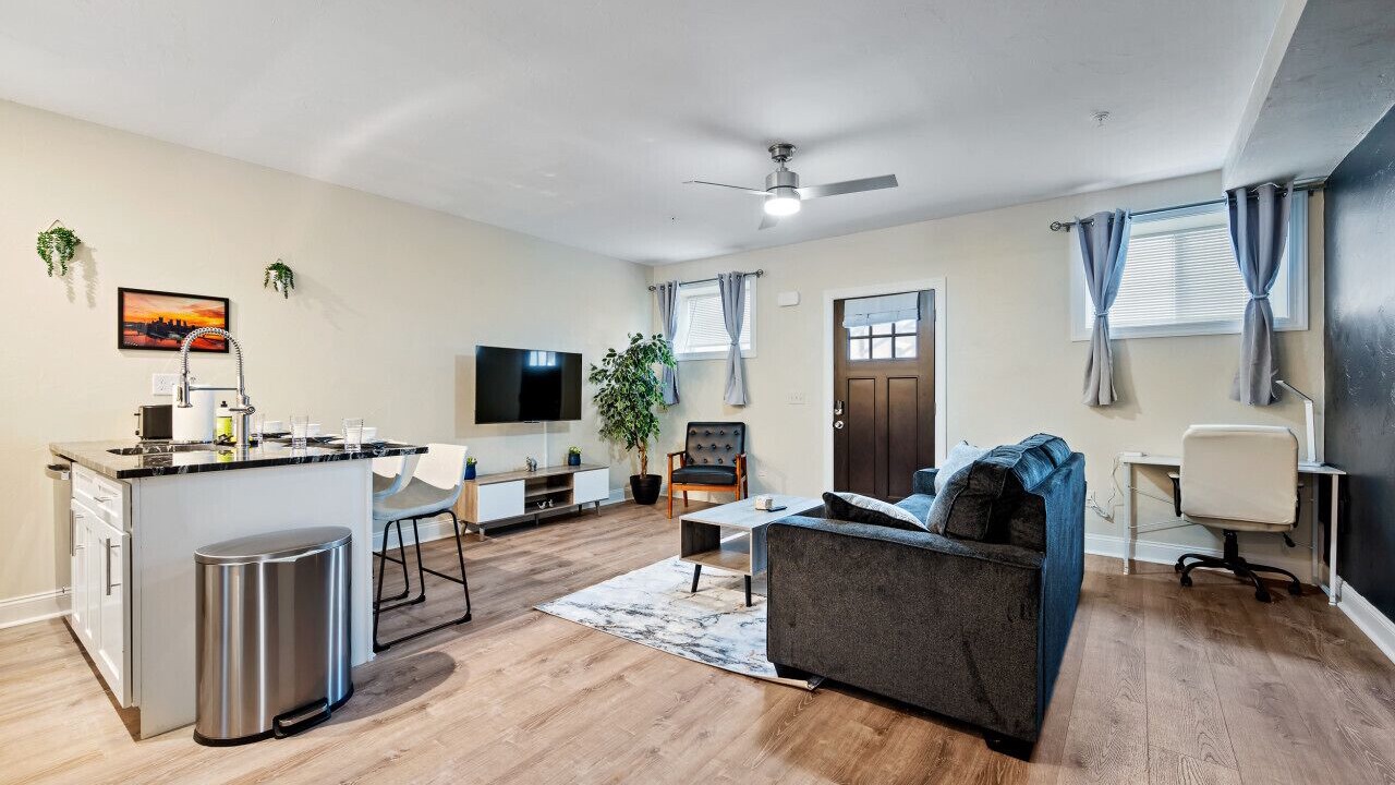 Photo of Livingroom in East Liberty