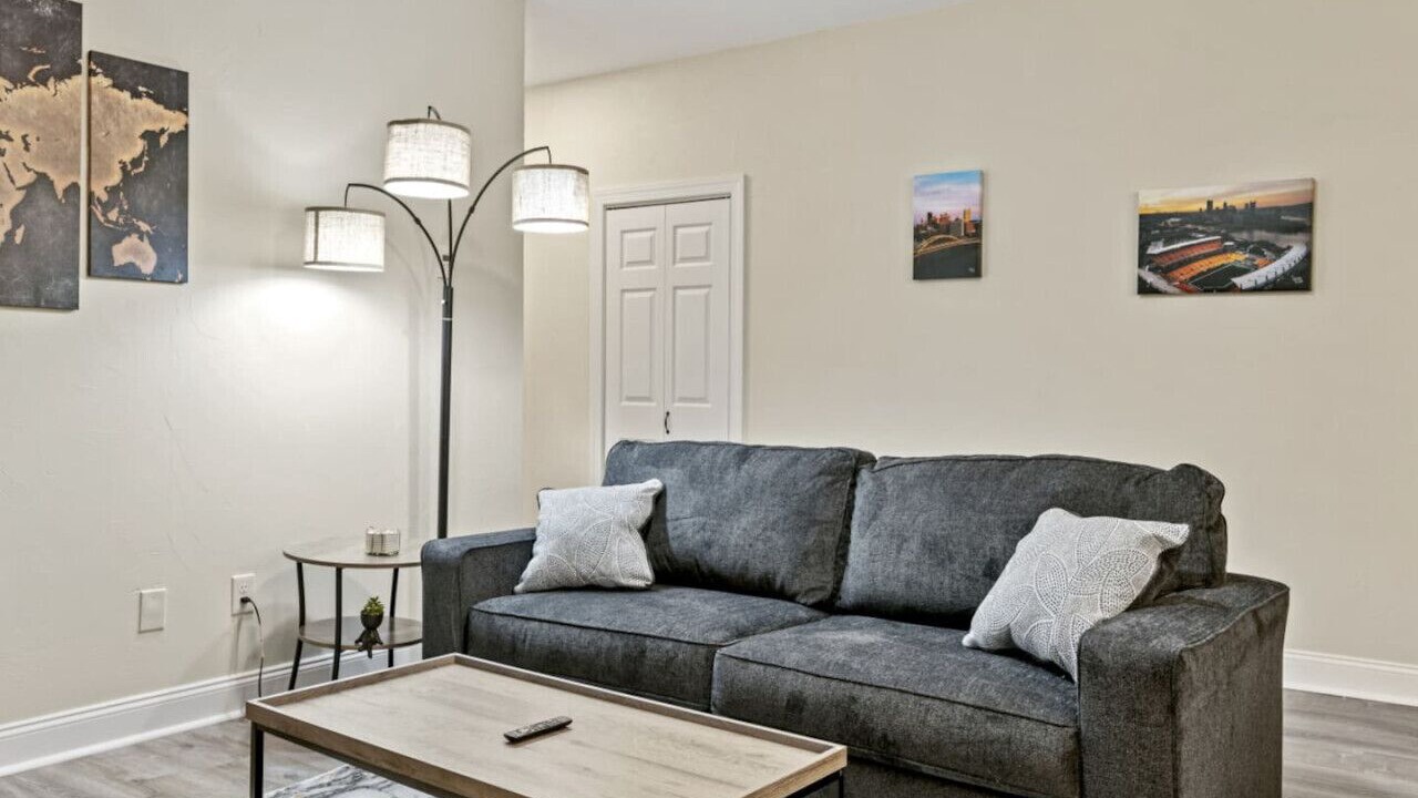 Photo of Livingroom in East Liberty