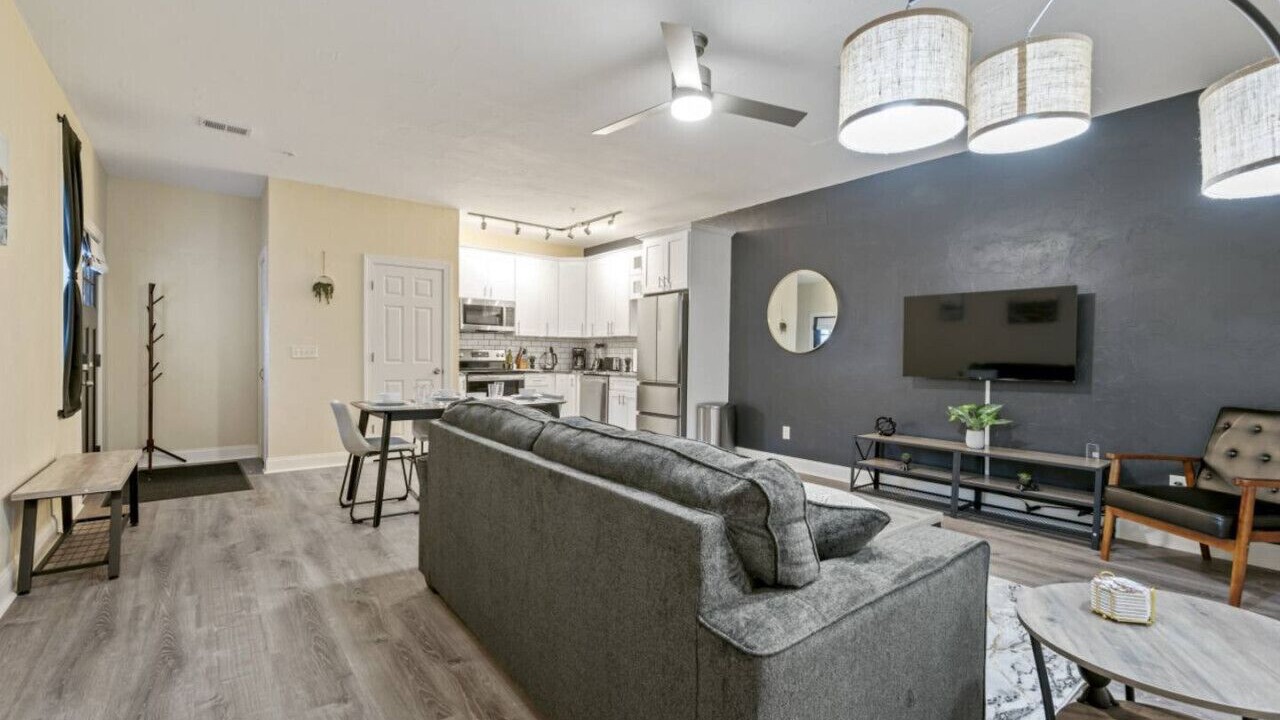 Photo of Livingroom in East Liberty