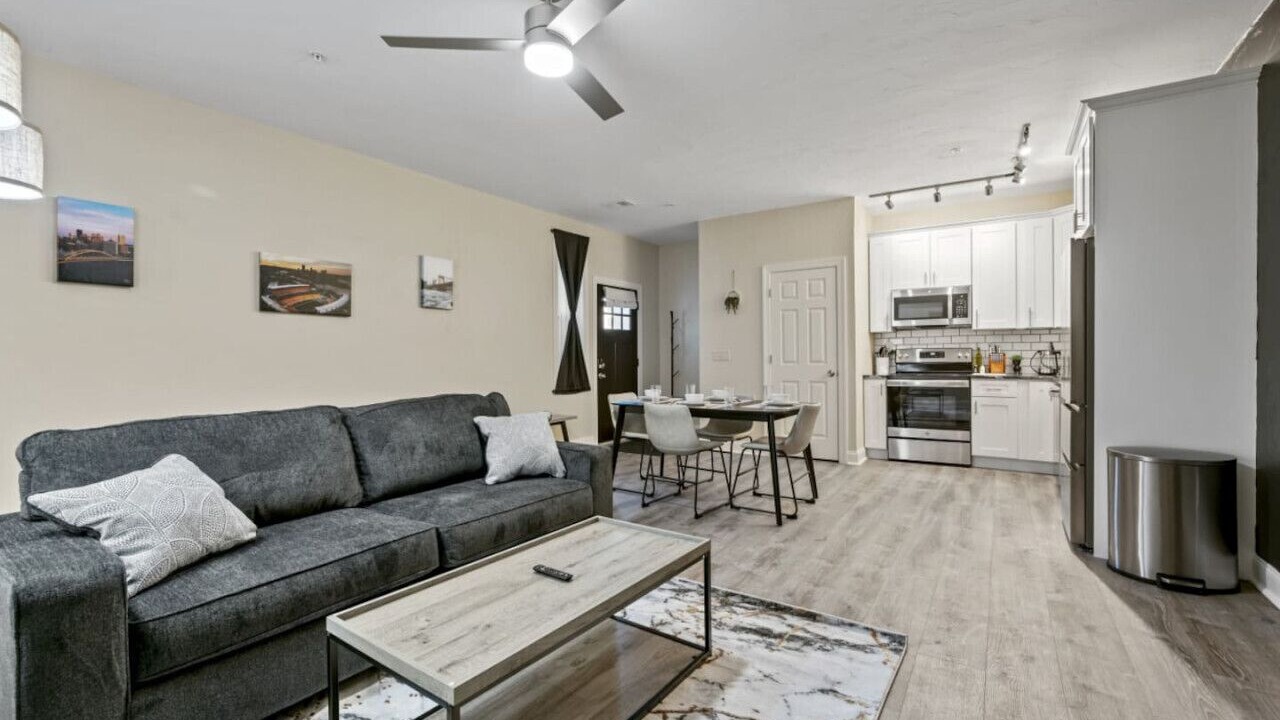 Photo of Livingroom in East Liberty