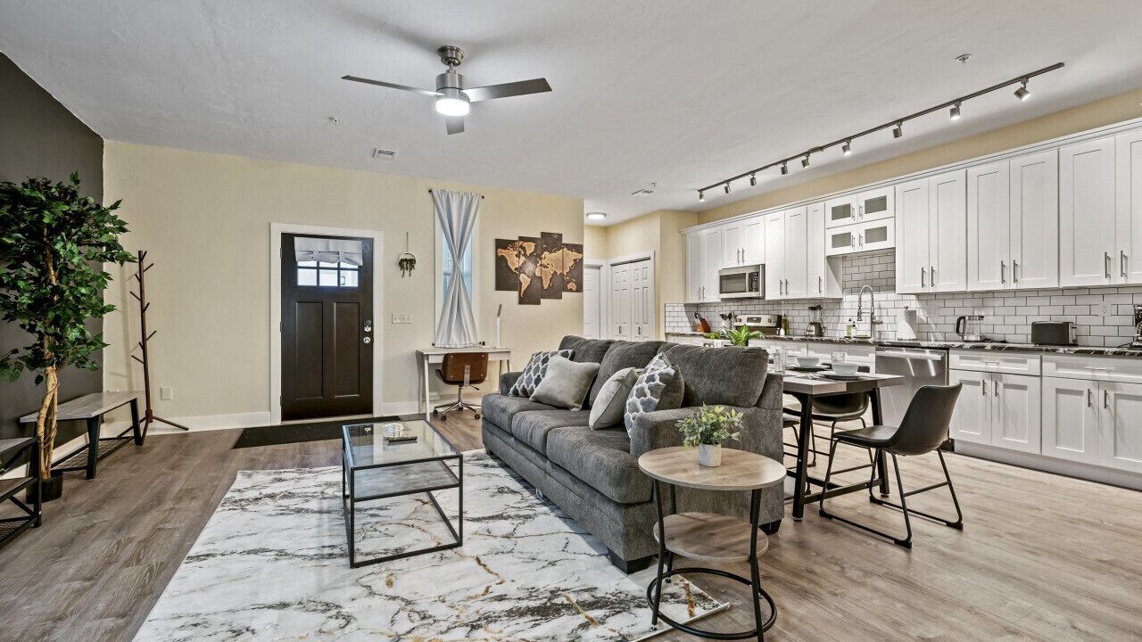 Photo of Livingroom in East Liberty