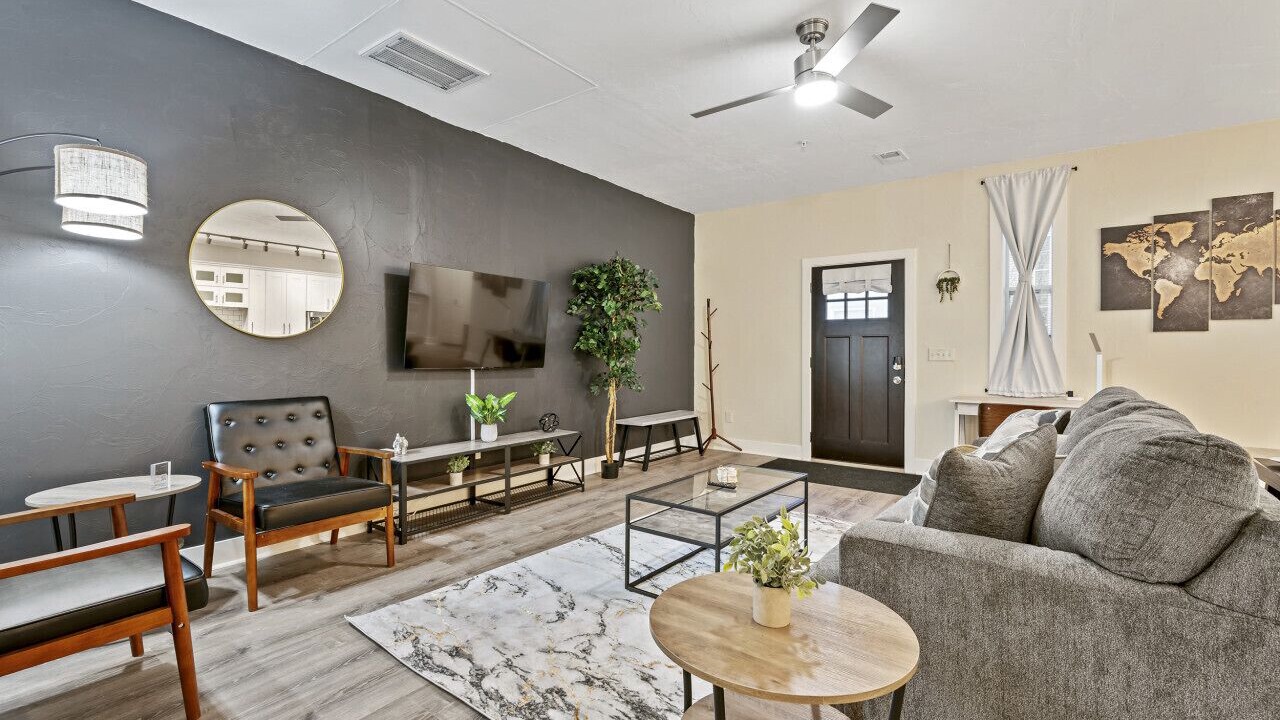 Photo of Livingroom in East Liberty