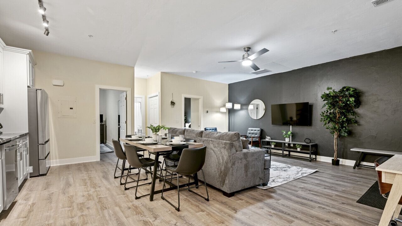 Photo of Livingroom in East Liberty