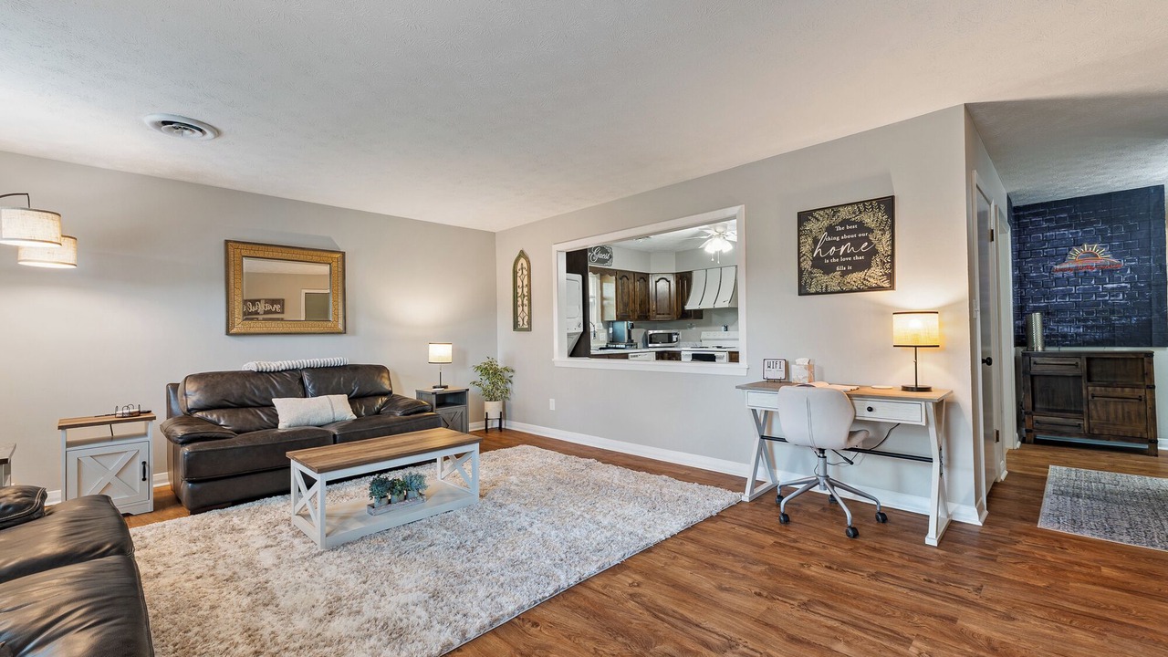 Photo of Livingroom in Shoals