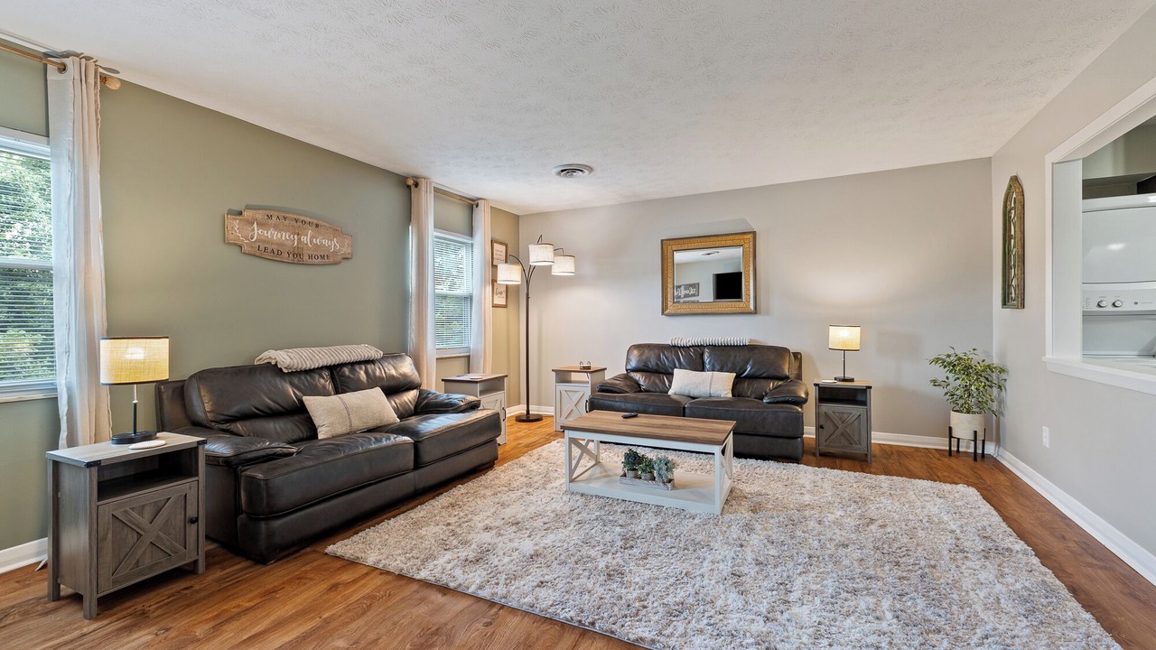 Photo of Livingroom in Shoals