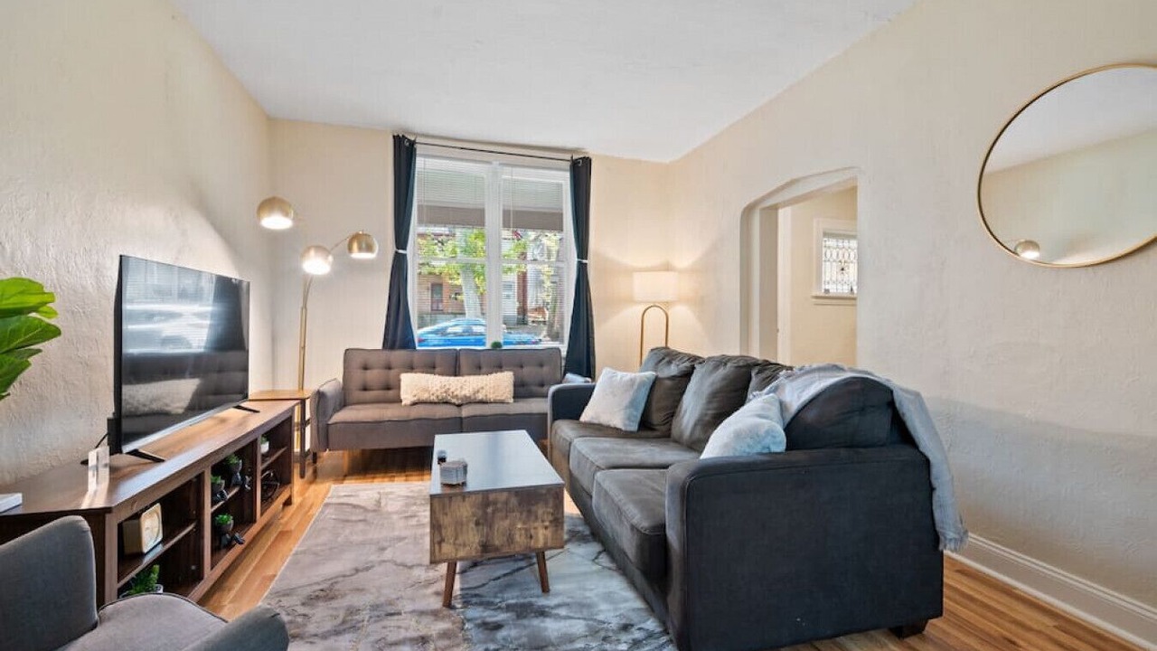 Photo of Livingroom in North Oakland