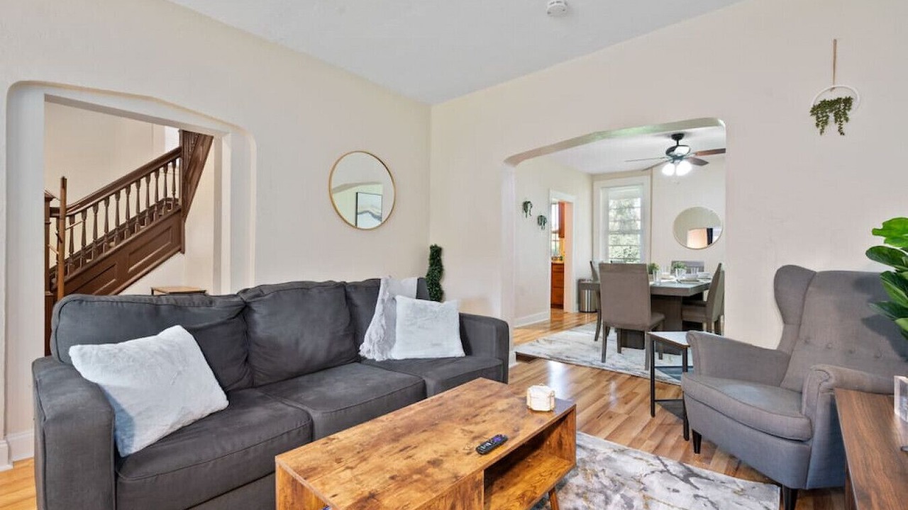 Photo of Livingroom in North Oakland