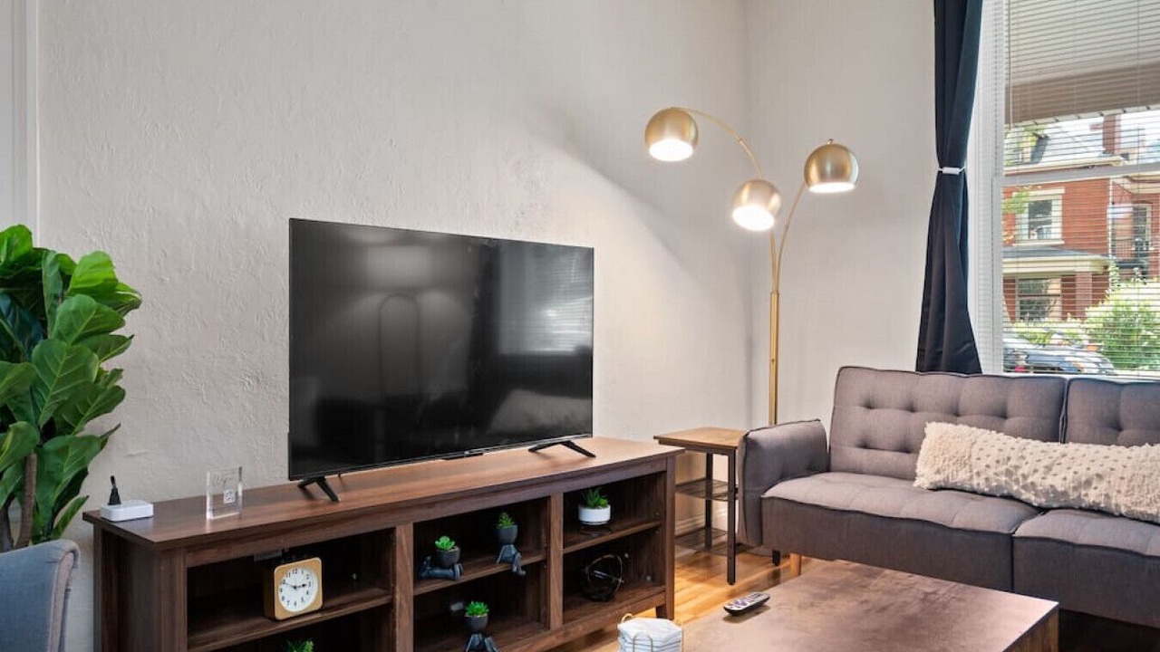 Photo of Livingroom in North Oakland