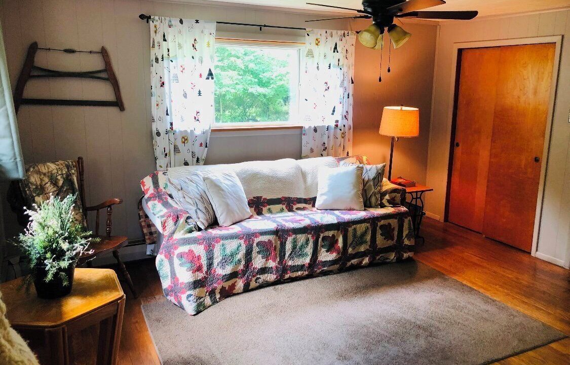 Photo of Livingroom in Benton