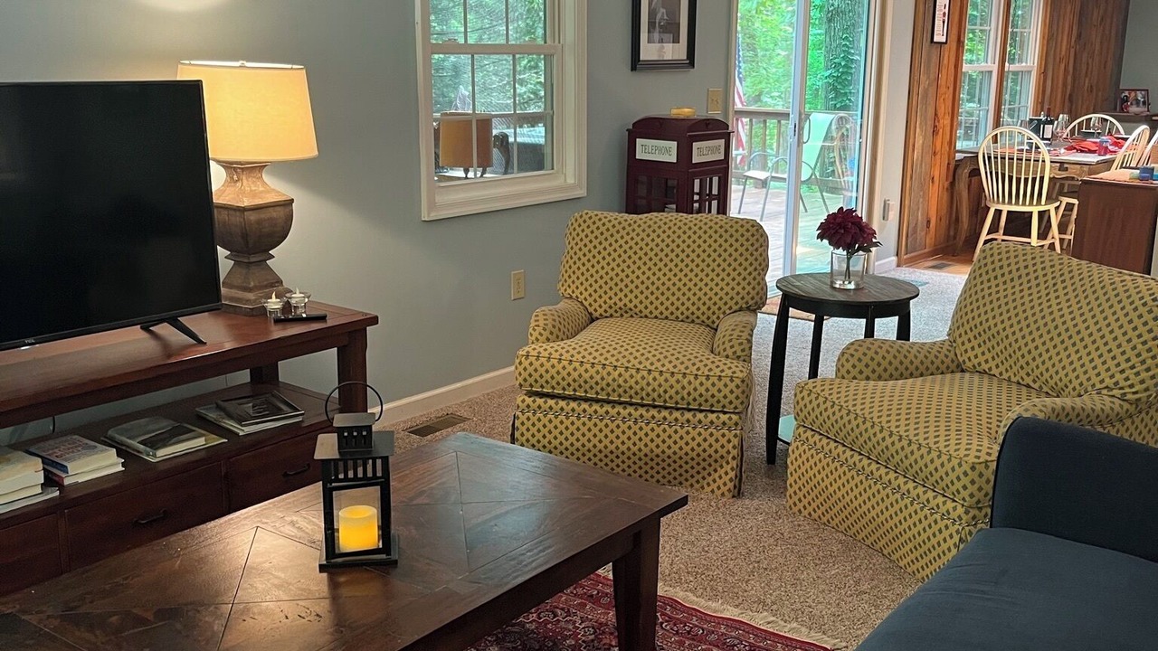 Photo of Livingroom in Lost River