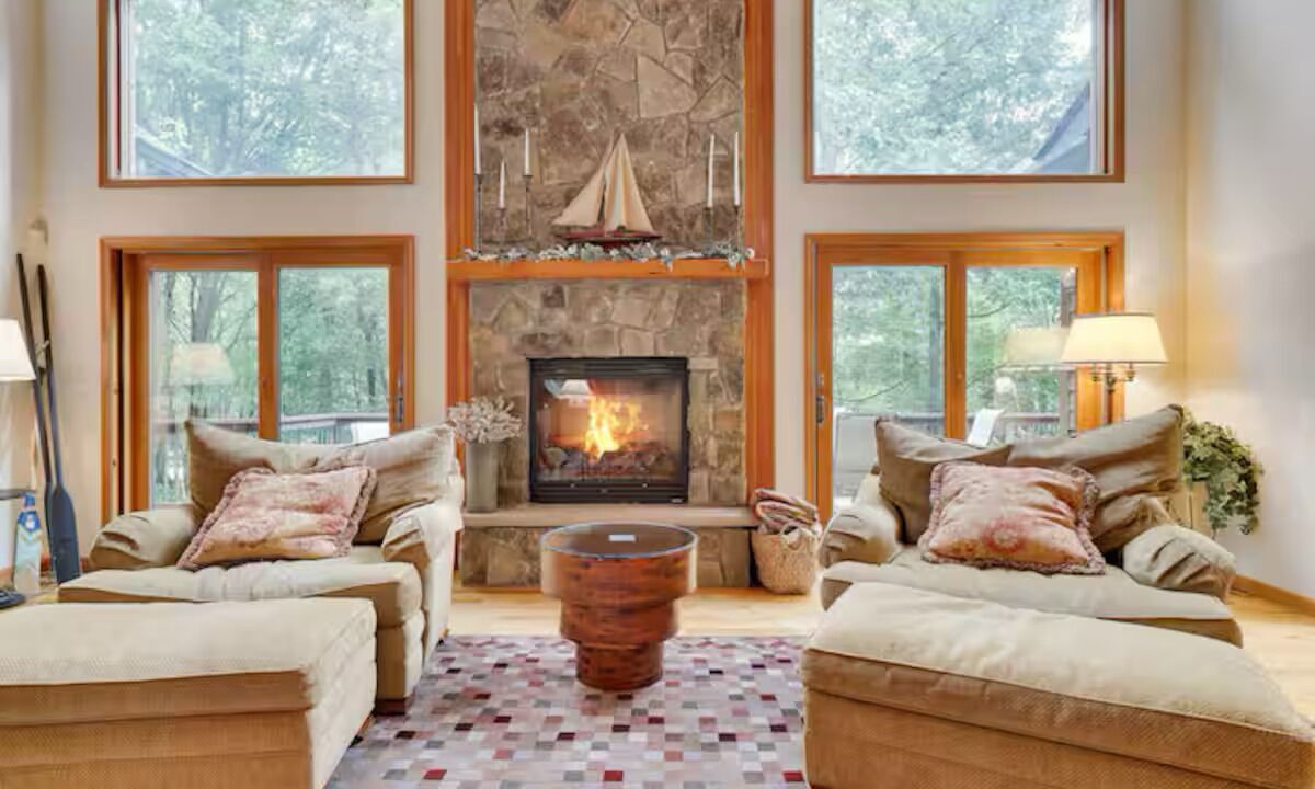 Photo of Livingroom in Briar Crest Woods