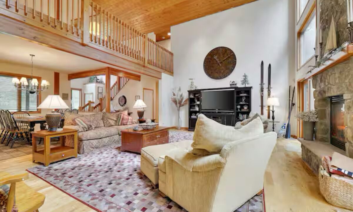 Photo of Livingroom in Briar Crest Woods