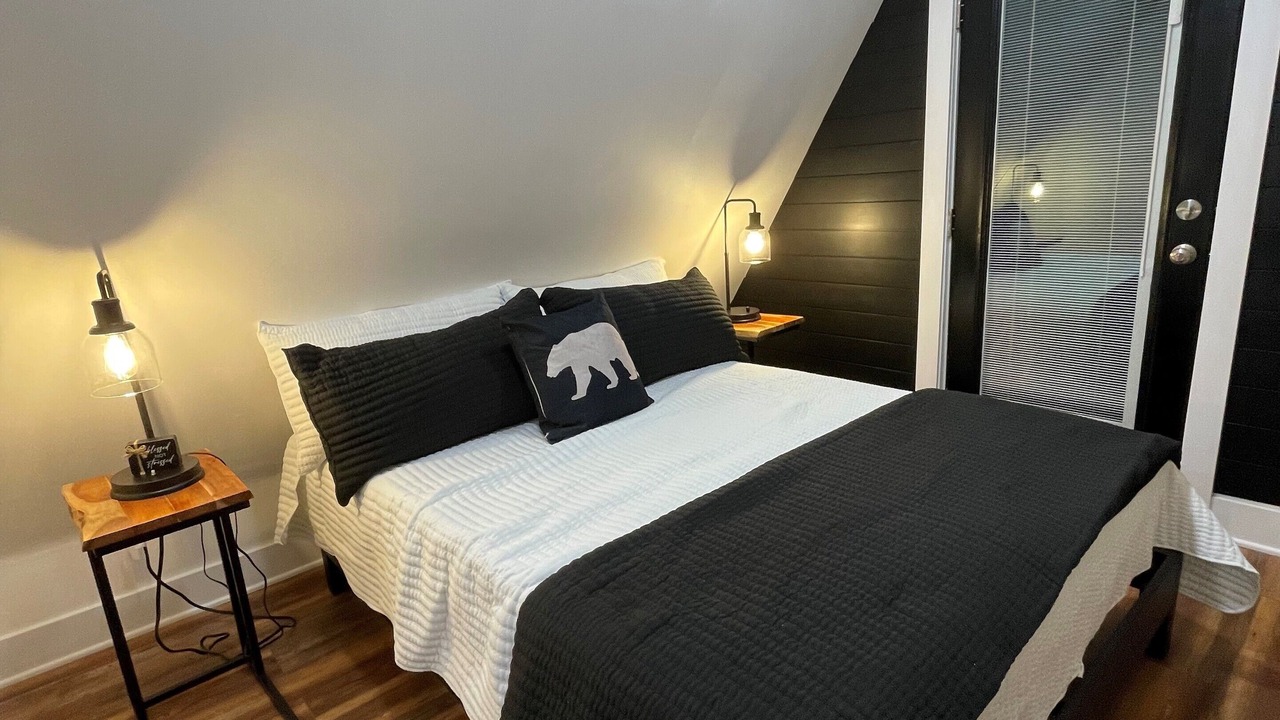 Photo of Bedroom in Beeson