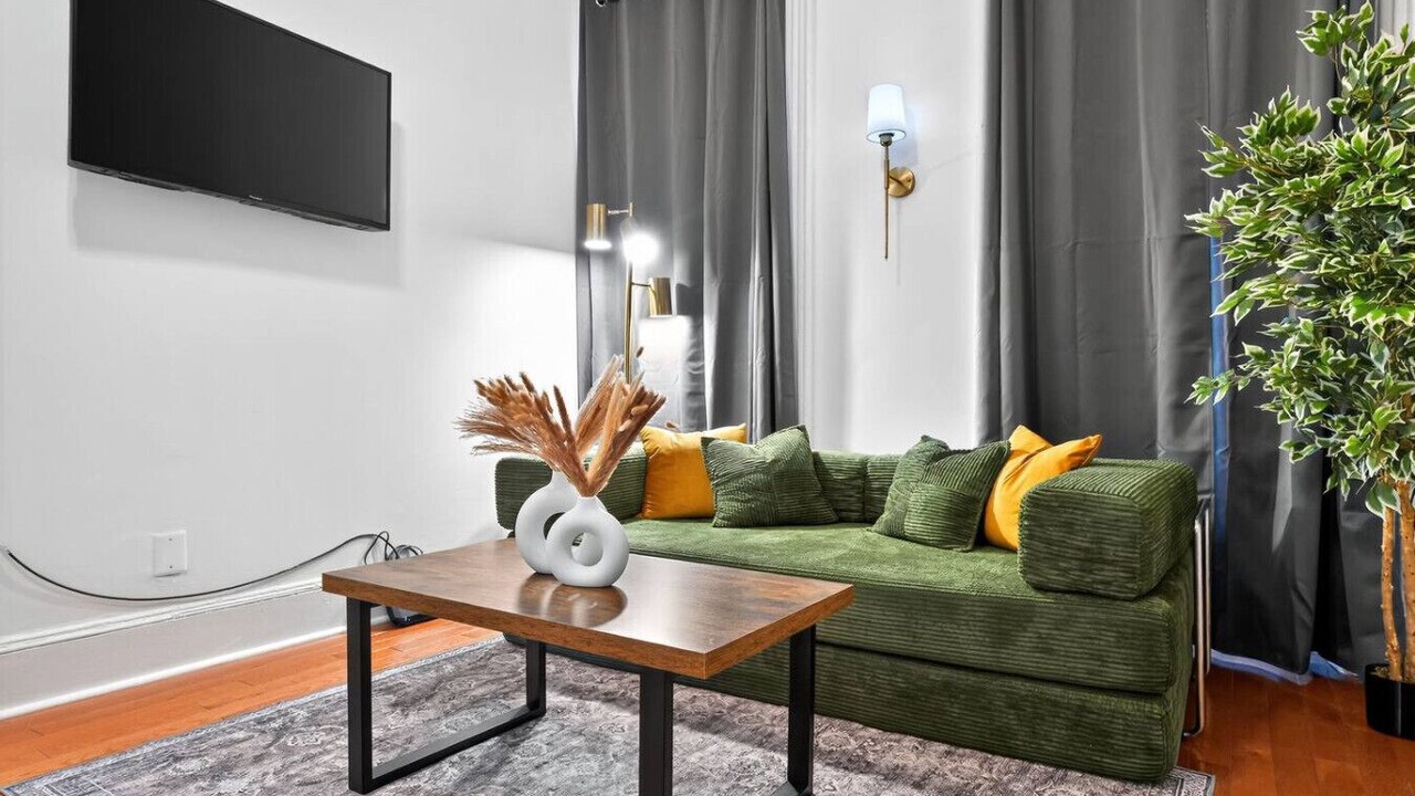 Photo of Livingroom in Center City West