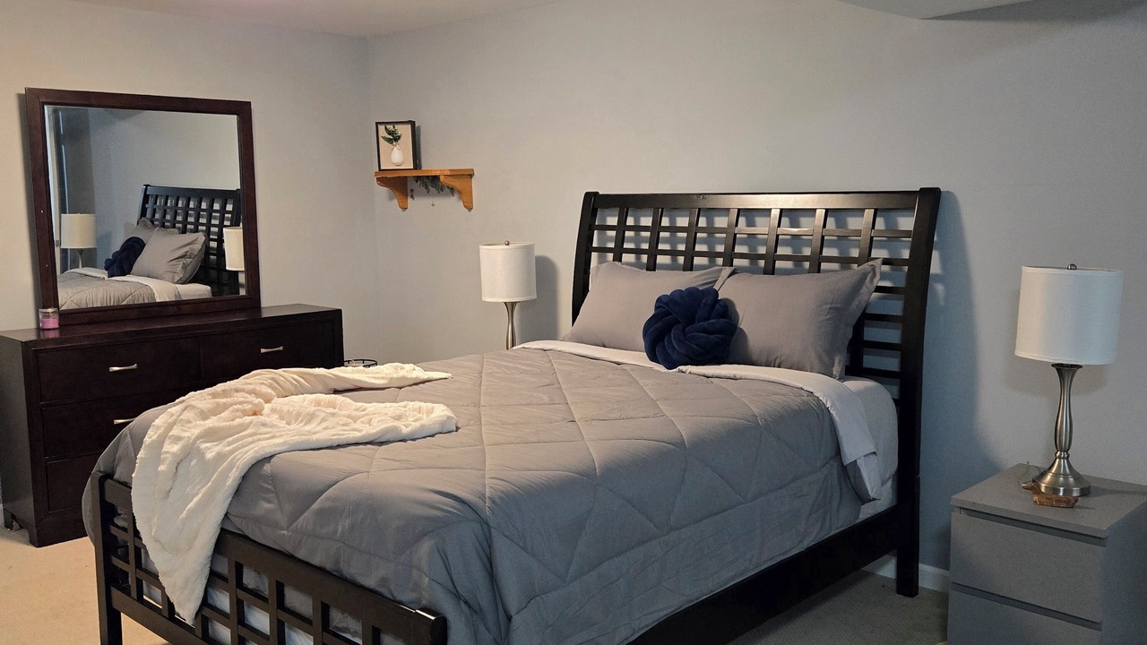 Photo of Bedroom in Lake Arbor