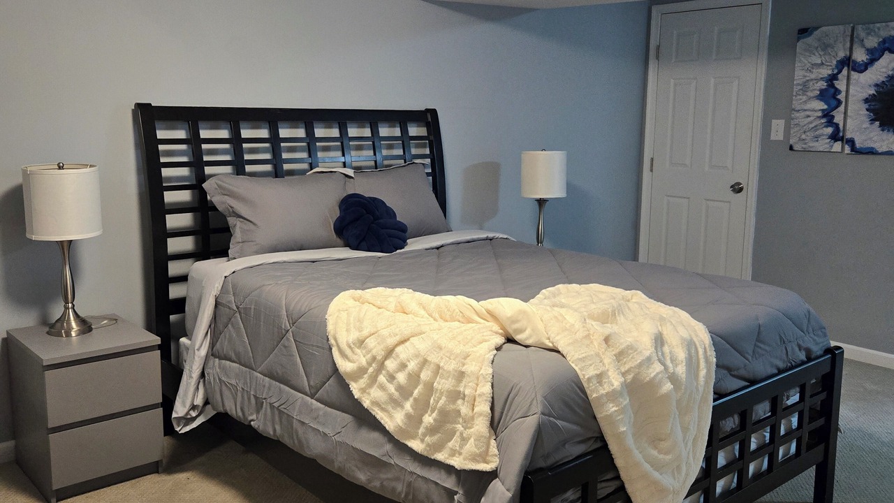 Photo of Bedroom in Lake Arbor