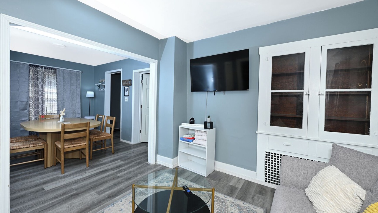 Photo of Livingroom in Firestone Park