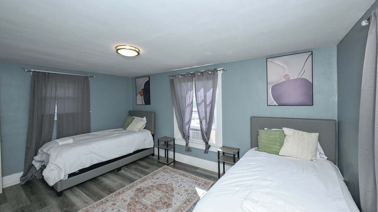 Photo of Bedroom in Firestone Park