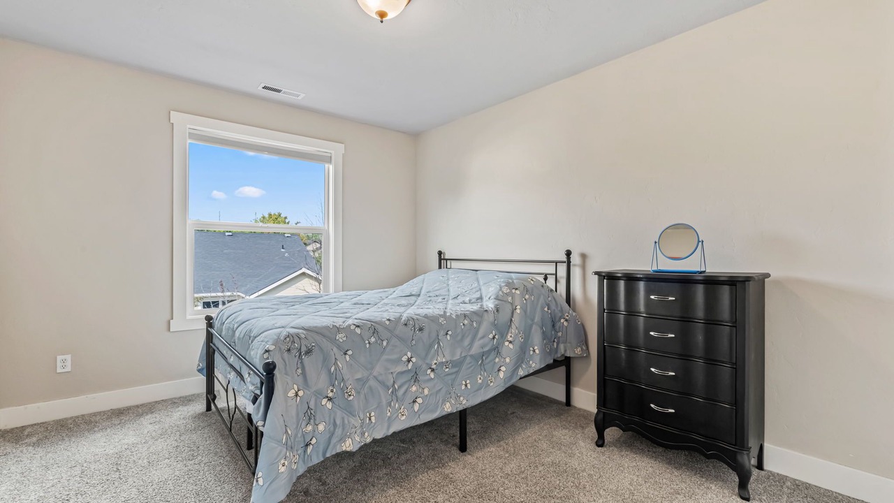 Photo of Bedroom in Southwest Ada County Alliance