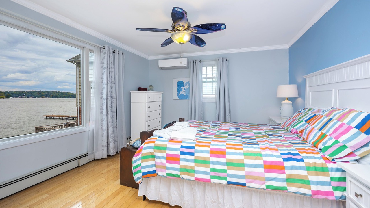 Photo of Bedroom in Glasser