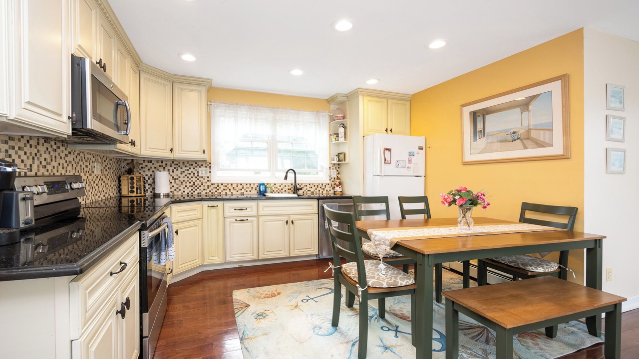 Photo of Kitchen in Glasser