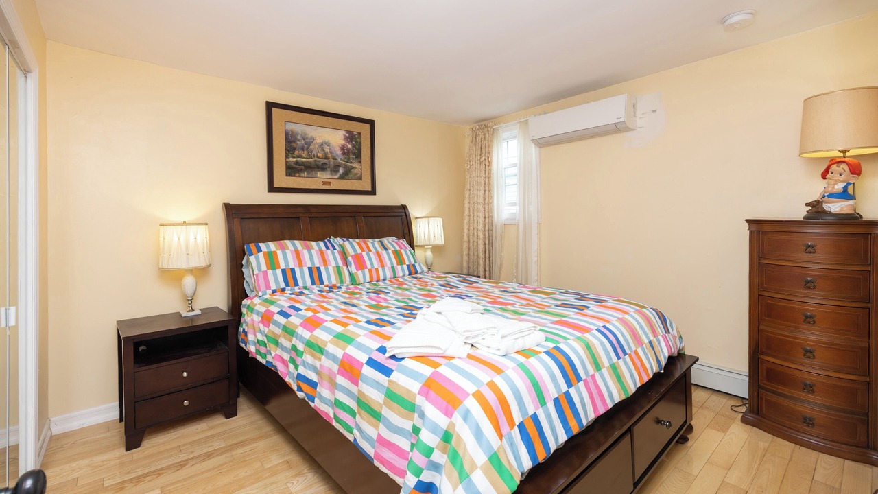 Photo of Bedroom in Glasser