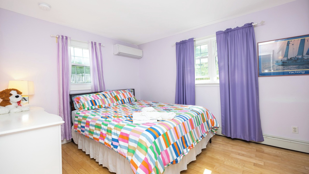 Photo of Bedroom in Glasser