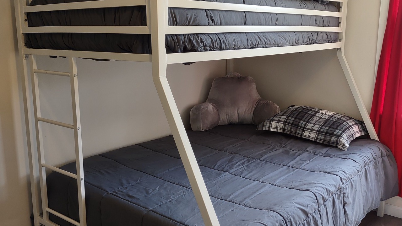 Photo of Bedroom in Timberville