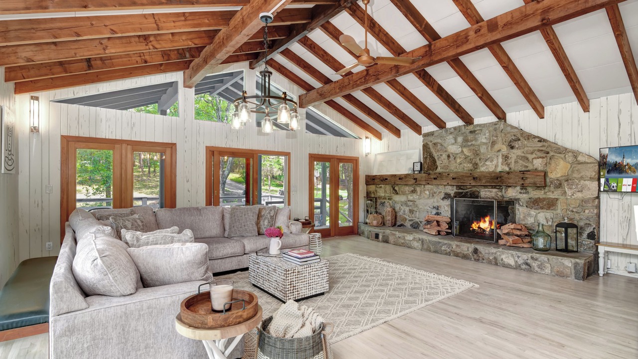 Photo of Livingroom in Johnsonburg