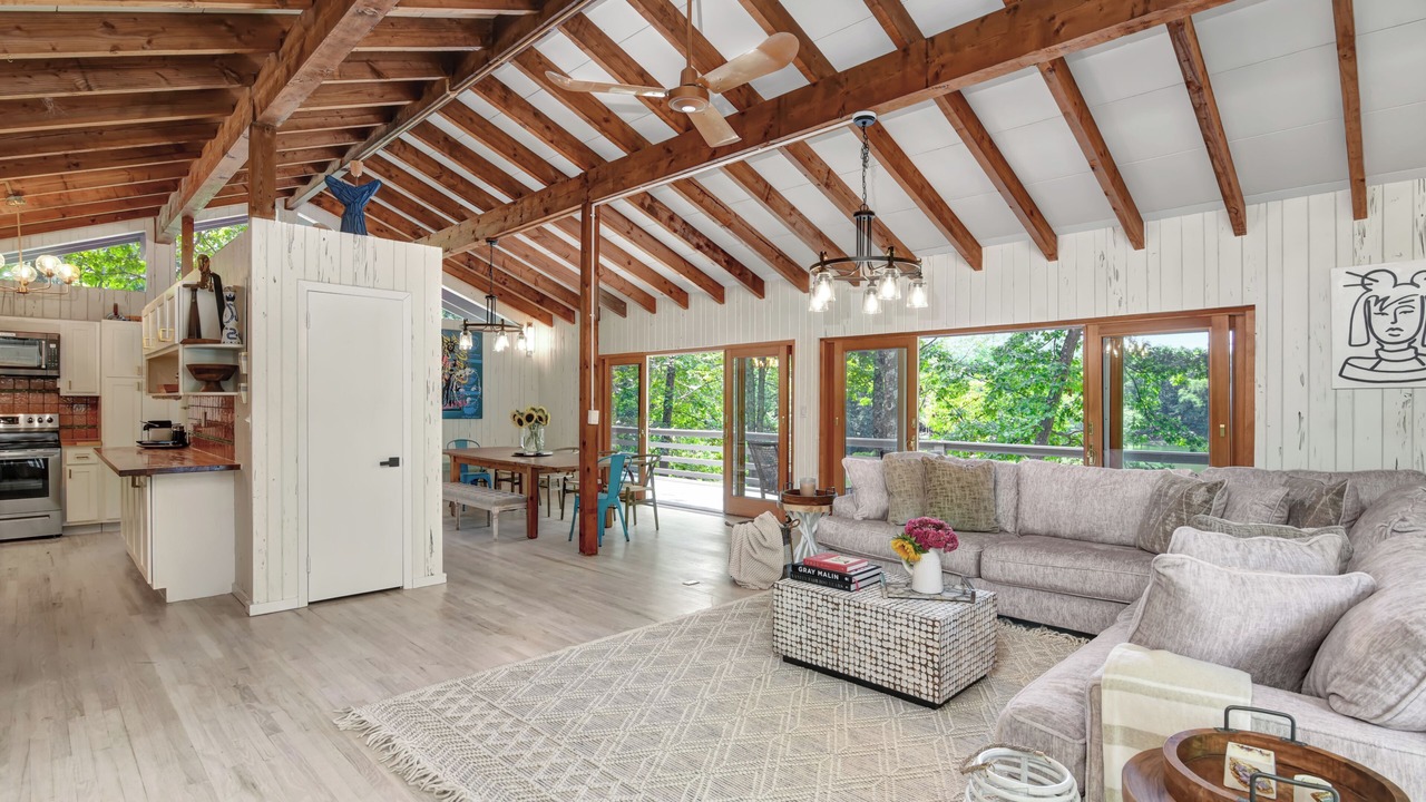 Photo of Livingroom in Johnsonburg