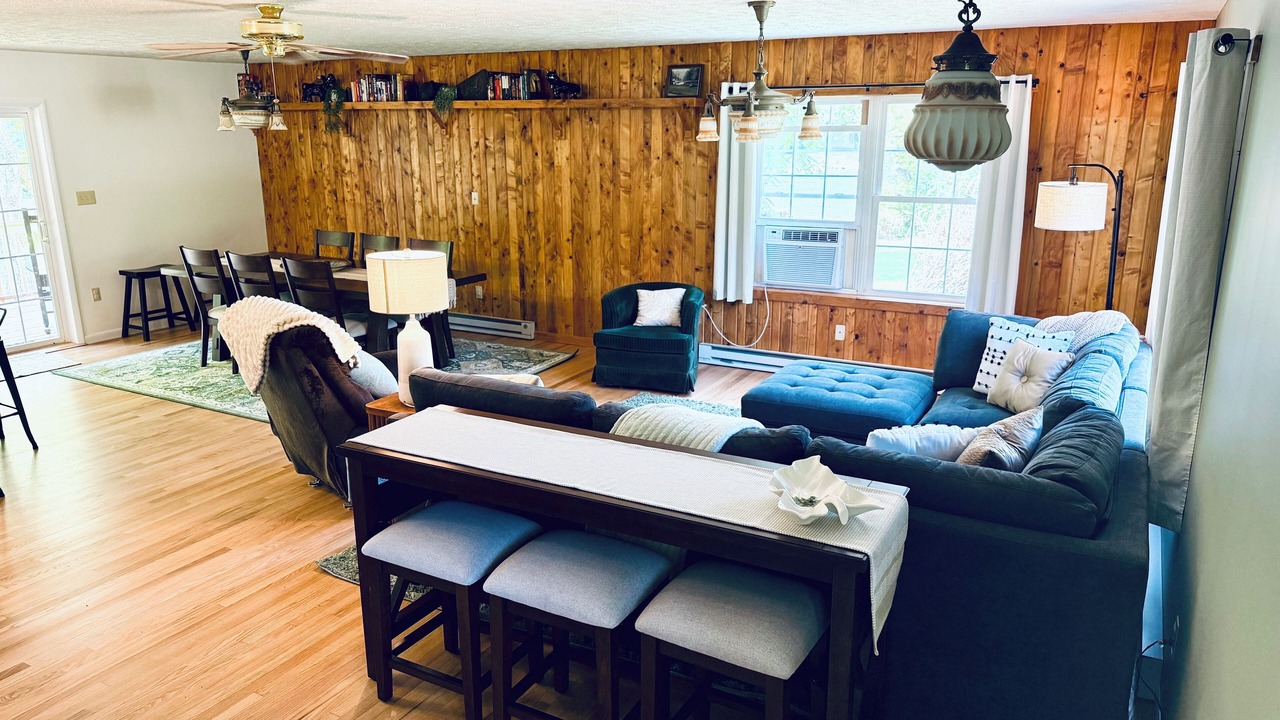 Photo of Livingroom in Rowlesburg