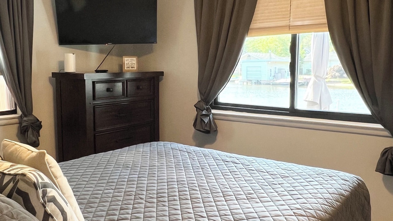 Photo of Bedroom in Lake Hopatcong
