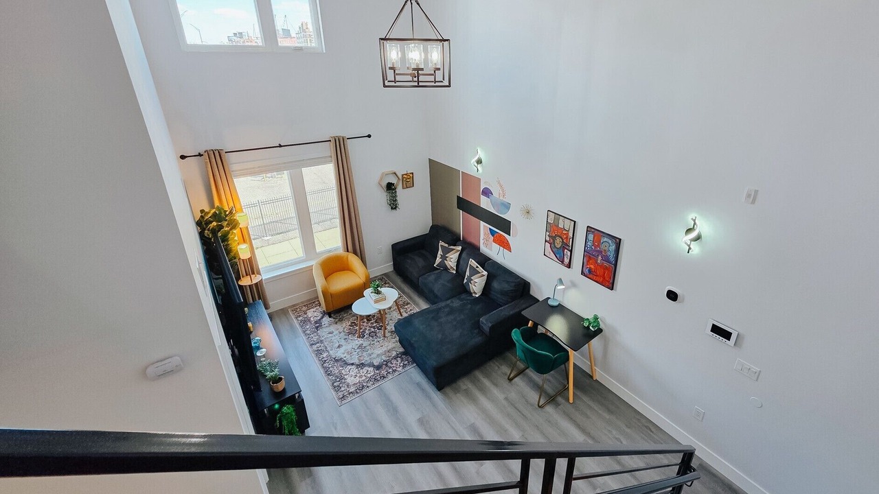 Photo of Livingroom in Center City
