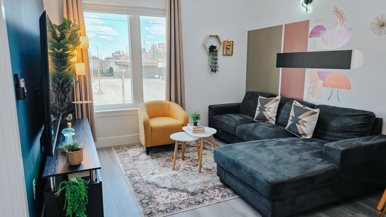 Photo of Livingroom in Center City
