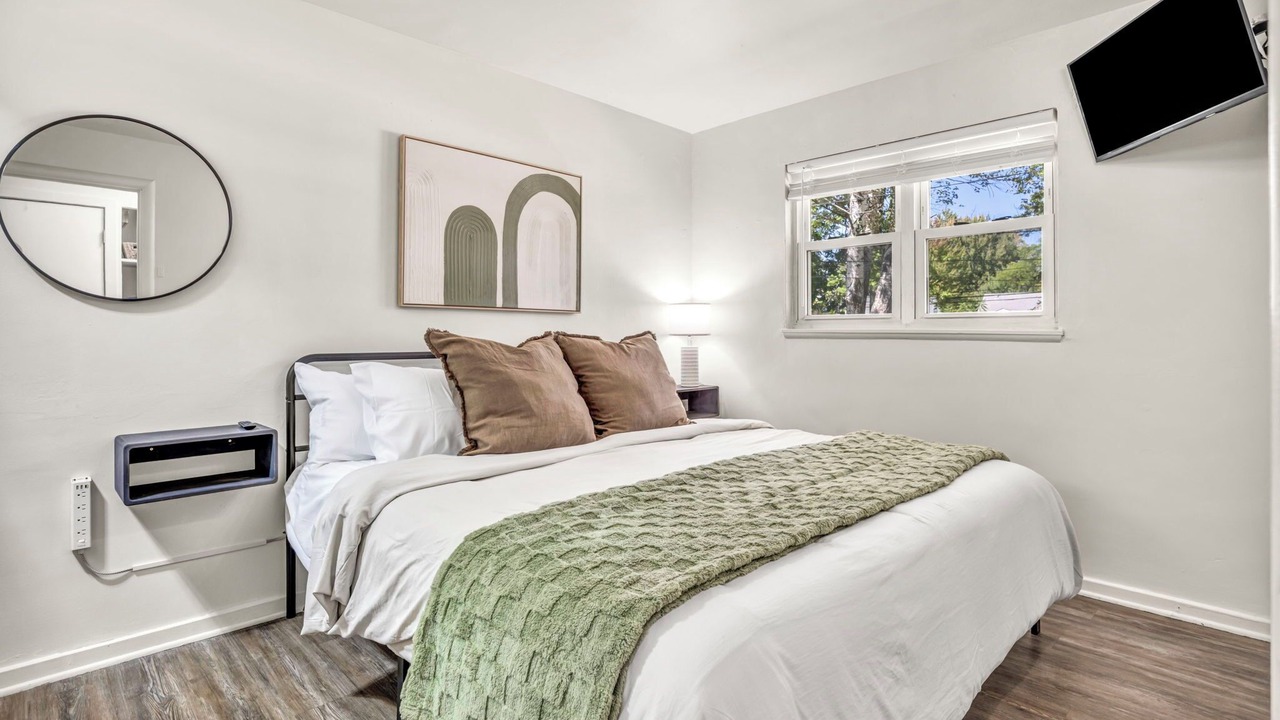 Photo of Bedroom in Berea