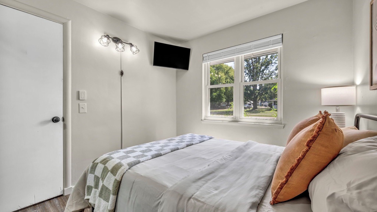 Photo of Bedroom in Berea