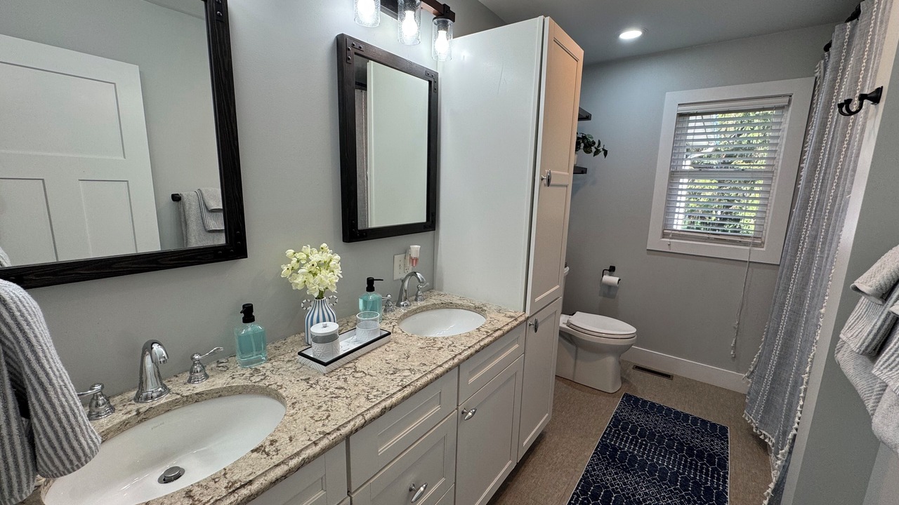 Photo of Bathroom in Stormstown