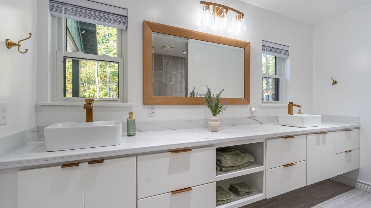 Photo of Bathroom in Sugarcreek