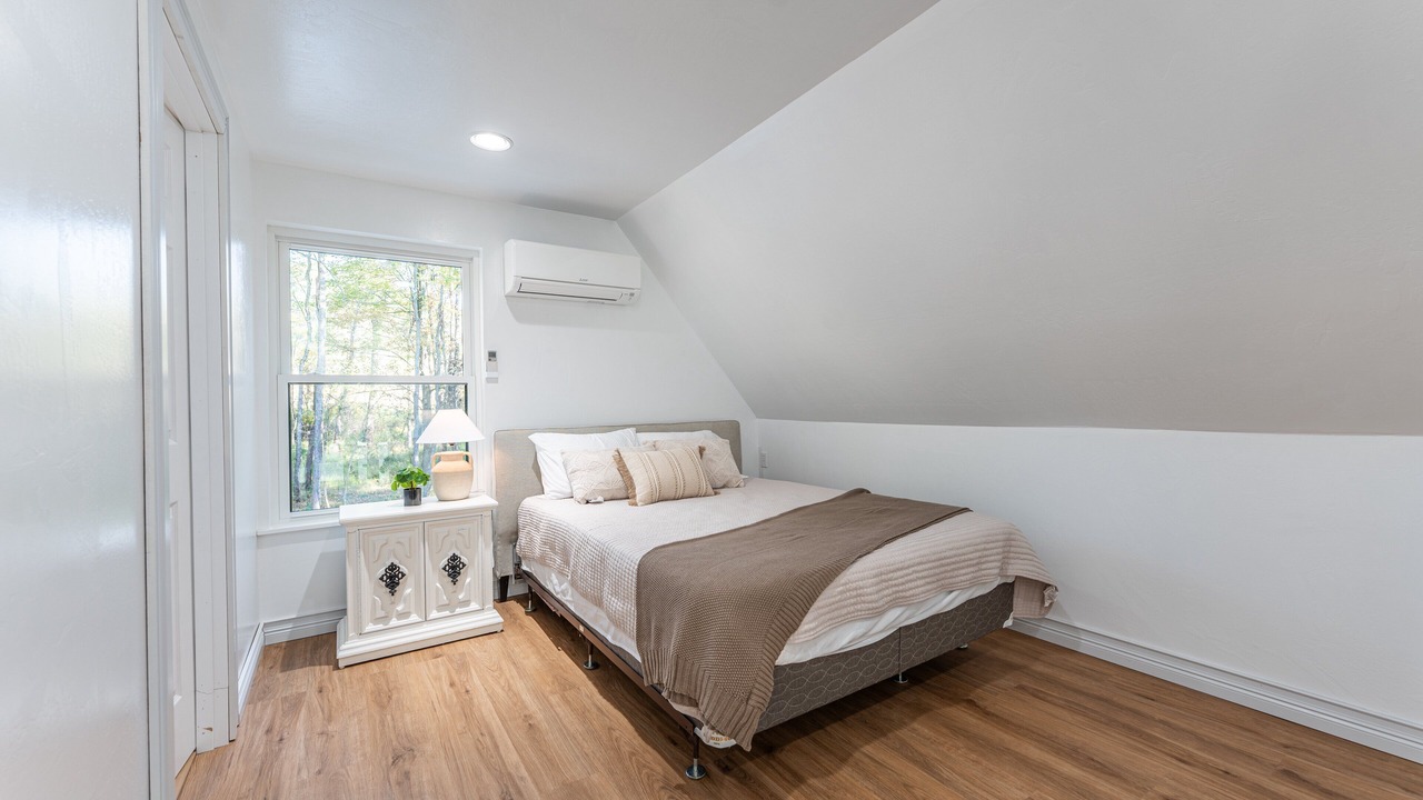 Photo of Bedroom in Sugarcreek