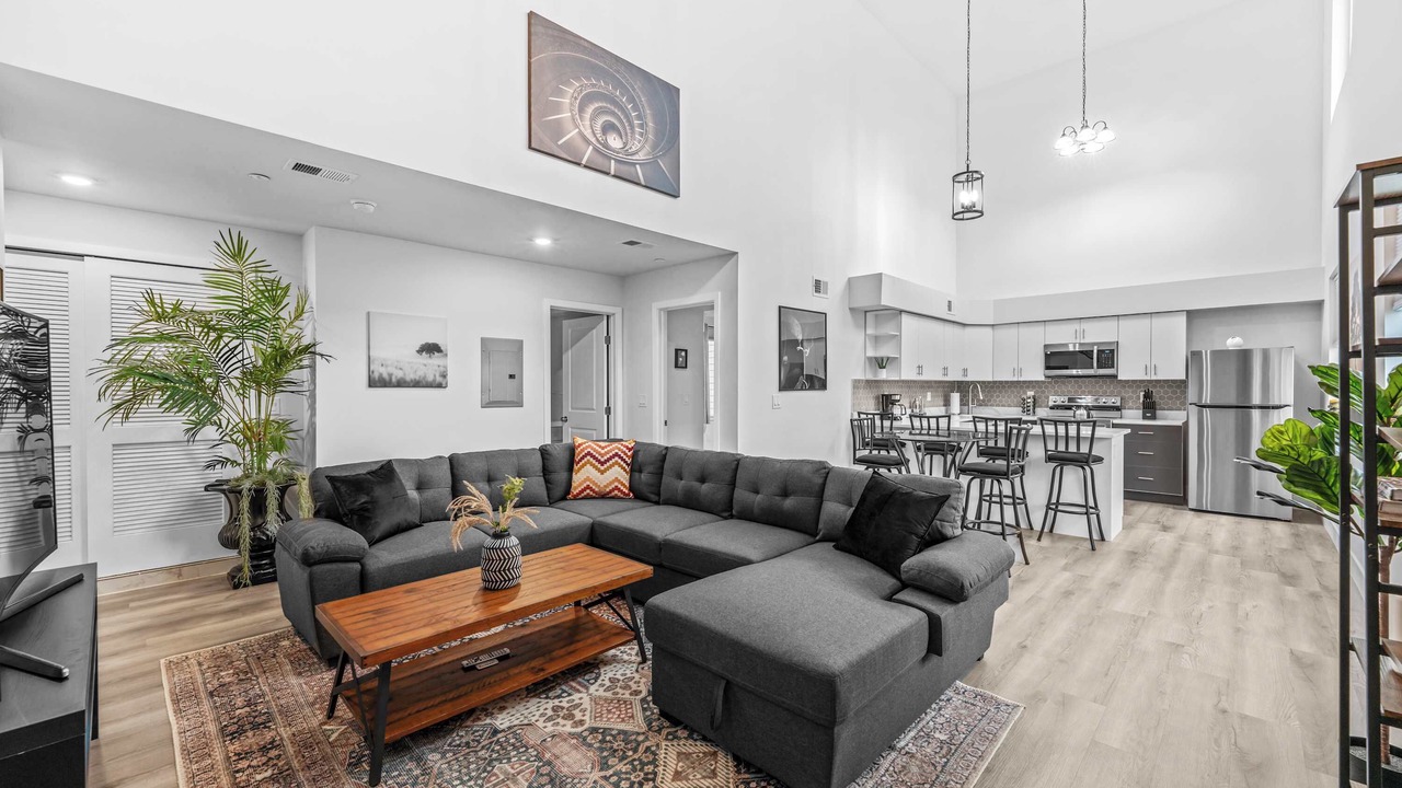 Photo of Livingroom in Center City