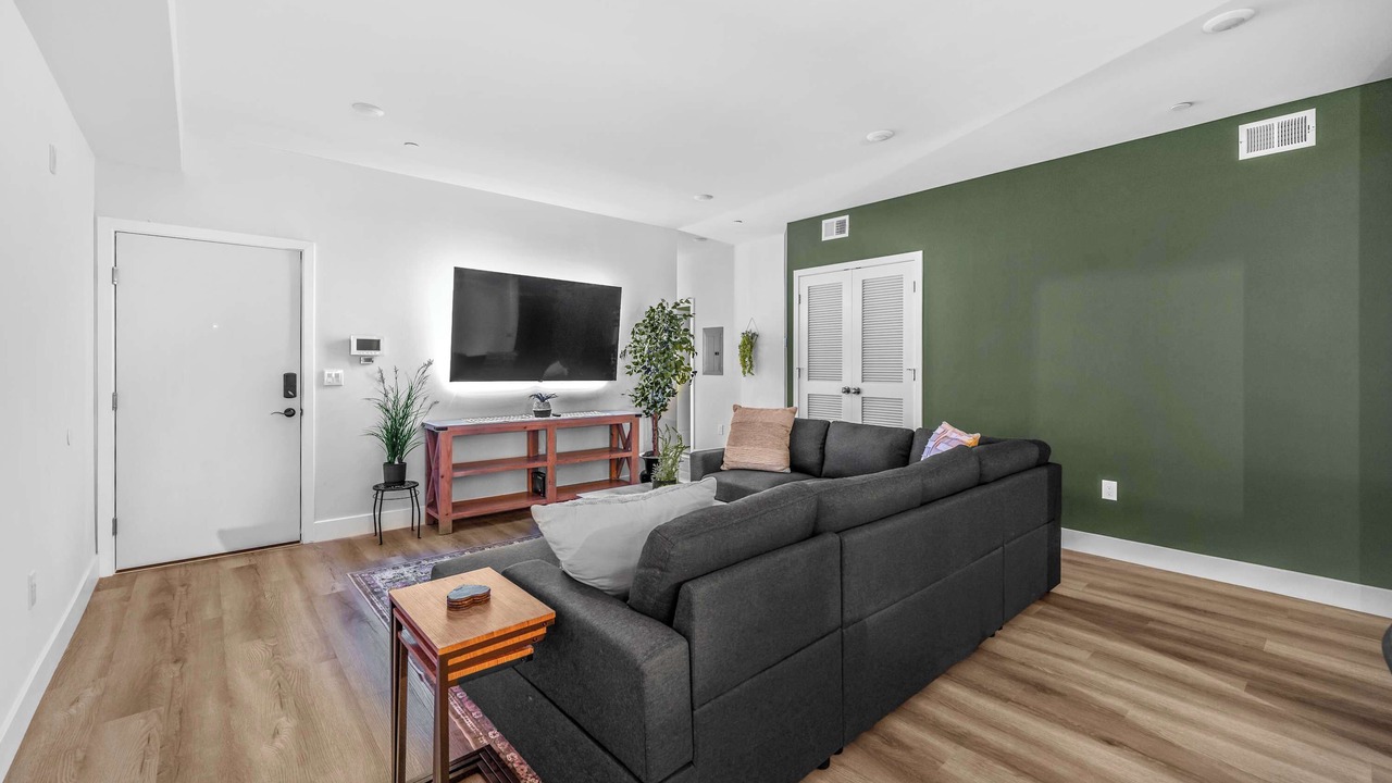 Photo of Livingroom in Center City