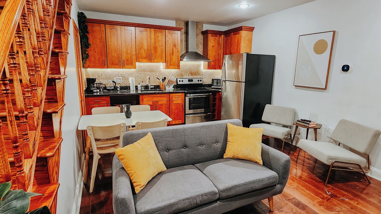 Photo of Livingroom in Gayborhood