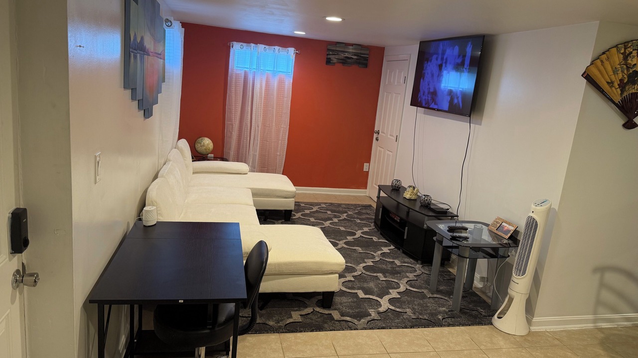 Photo of Livingroom in Glen Burnie