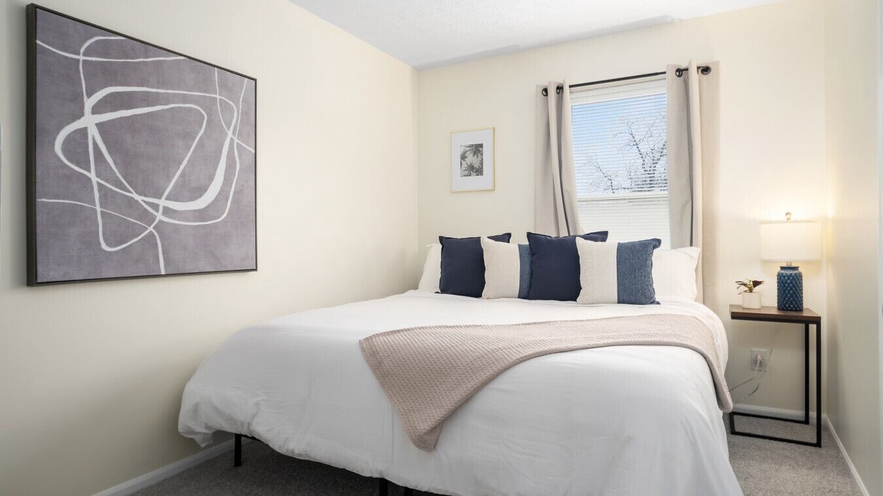 Photo of Bedroom in Summit Station