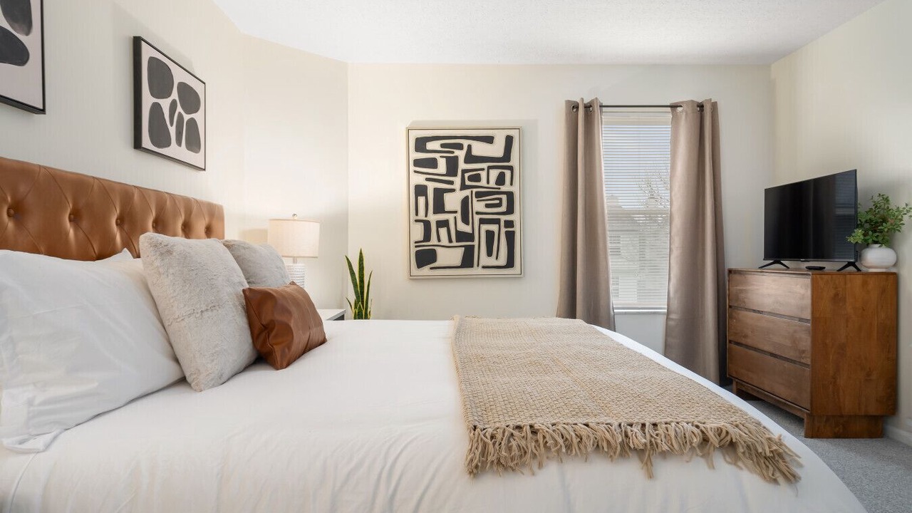 Photo of Bedroom in Summit Station