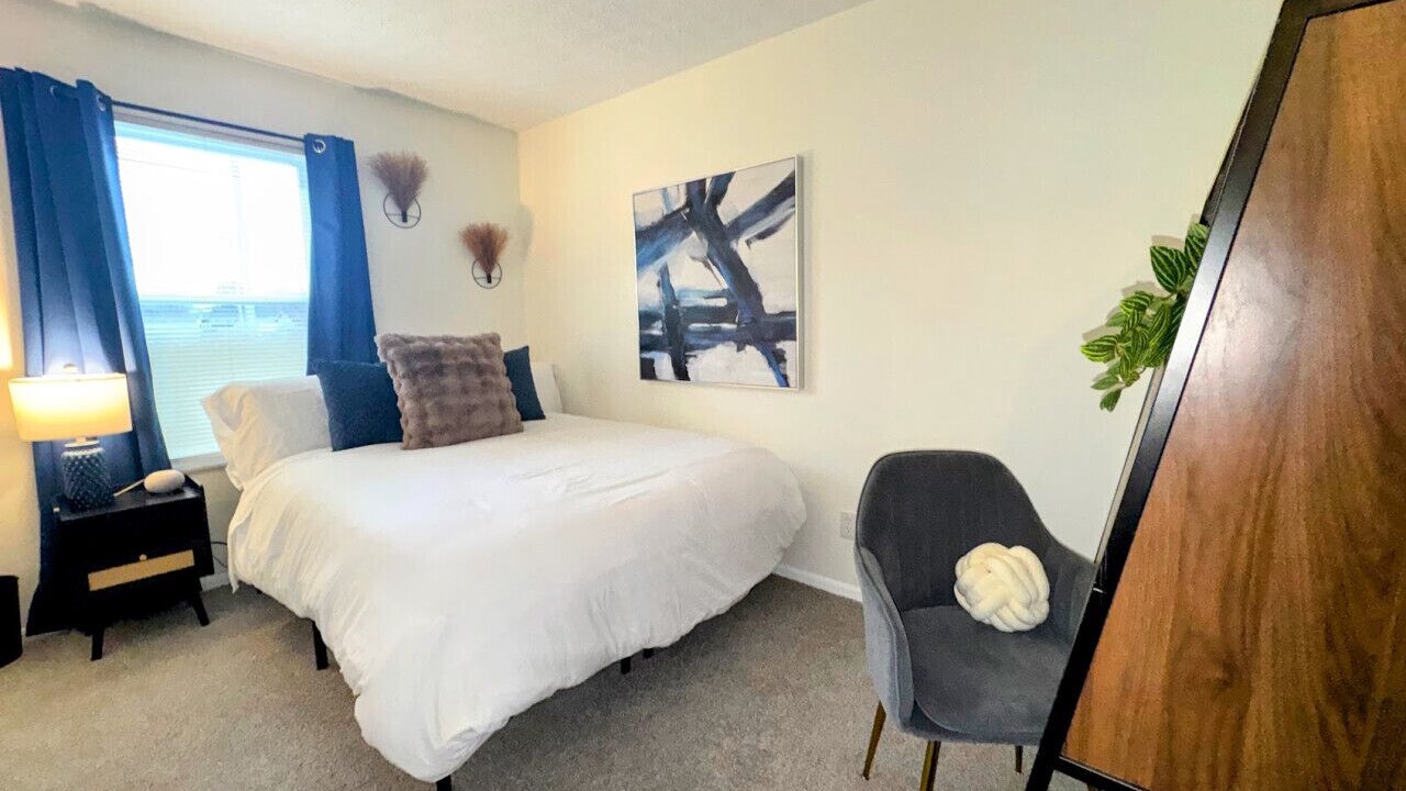 Photo of Bedroom in Summit Station