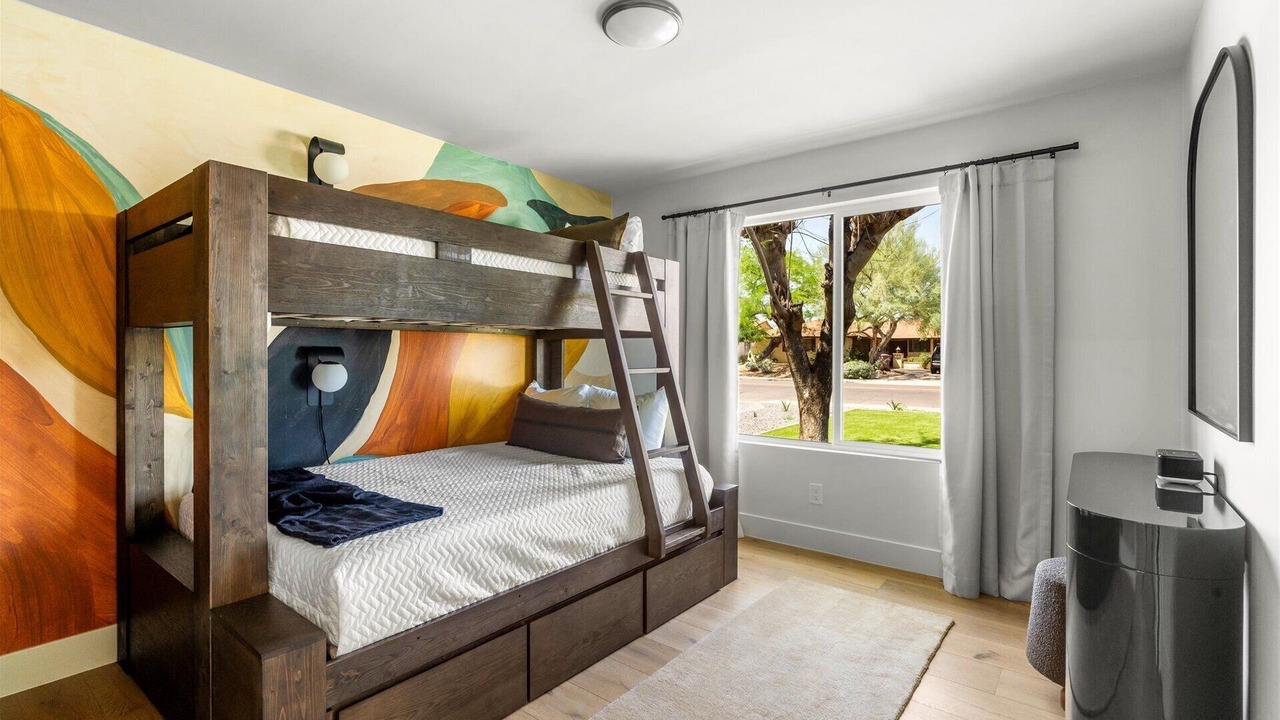 Photo of Bedroom in Scottsdale Estates Nine